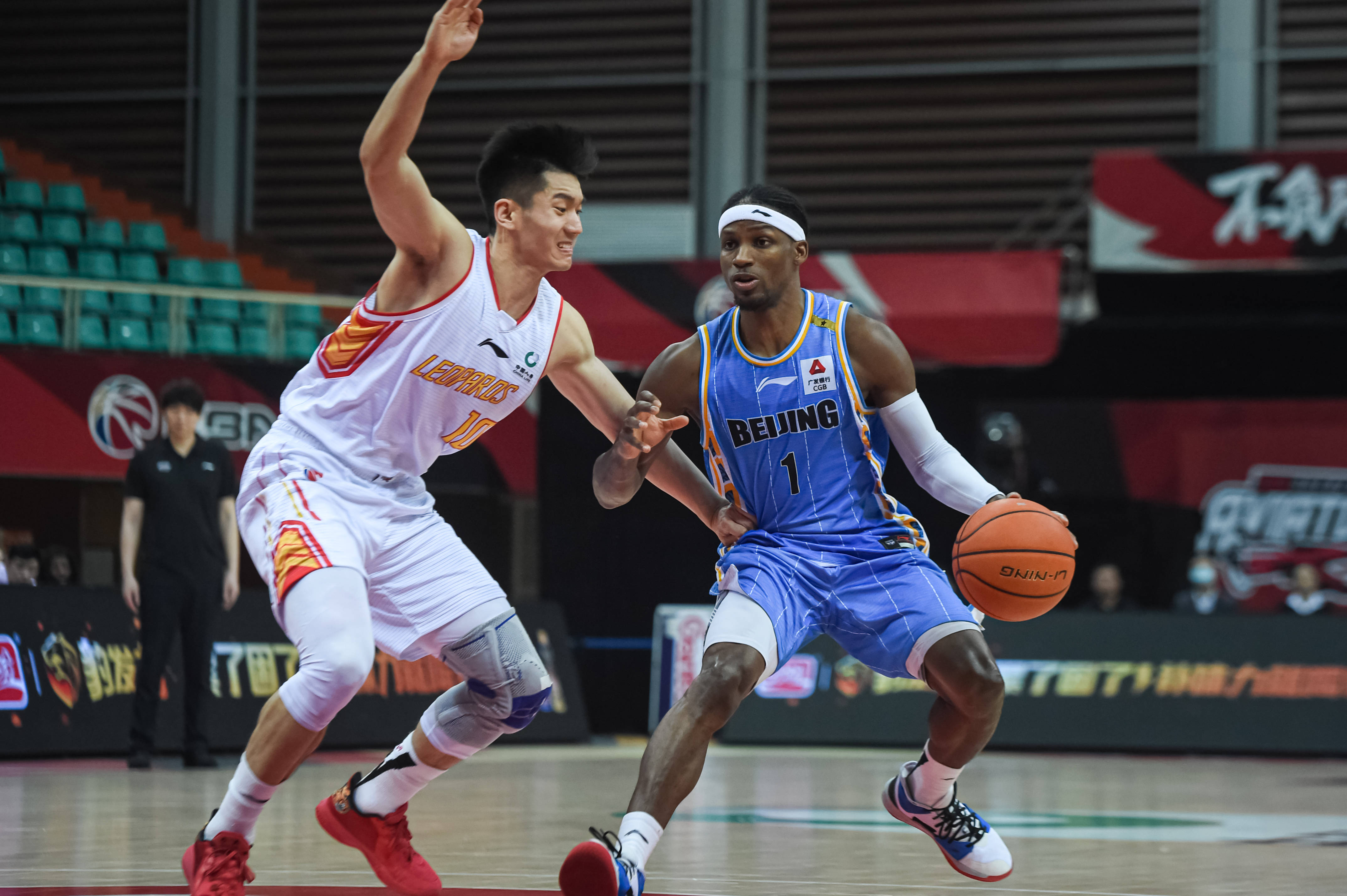 这让他们在 这让他们在