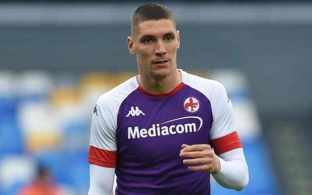 场对决中 场对决中