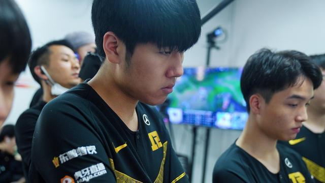 因为评选更 因为评选更