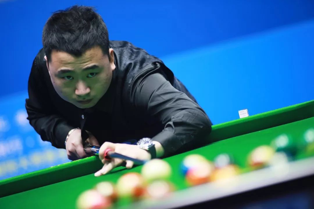 守与投射兼 守与投射兼